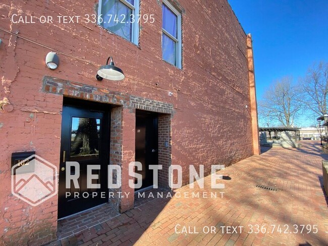 Building Photo - 102 E Front St