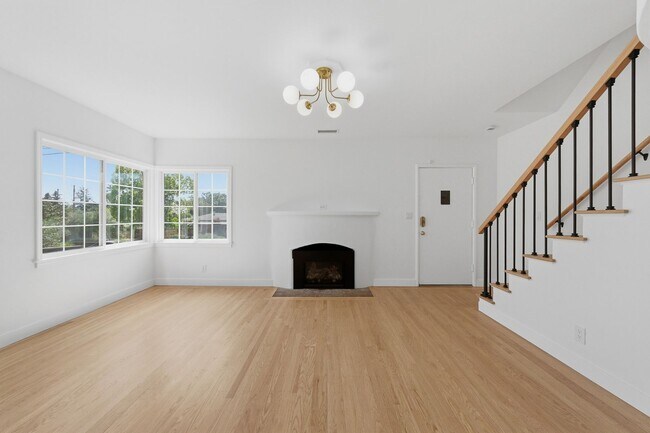 Building Photo - Charming 2 bed, 1.5 bath Alta Heights Home