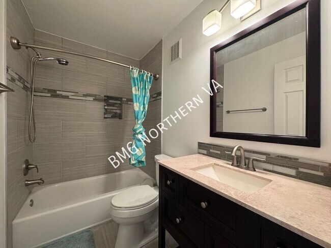 Building Photo - 1520 Northern Neck Dr
