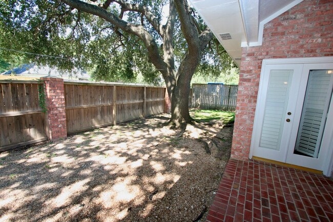 Building Photo - 6706 Prairie Dunes Dr