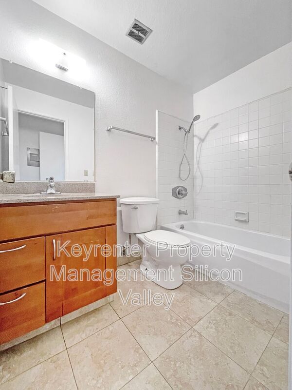 Building Photo - 889 Canfield Ct