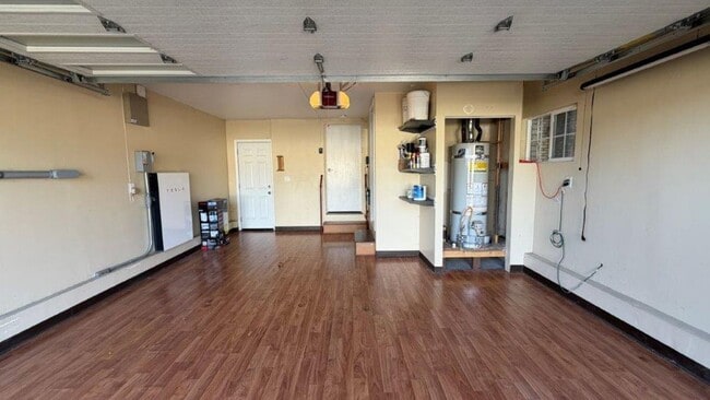 Building Photo - Concord, Nicely remolded 3 bedroom, 3 bathroom home w/ 2 car garage and Tesla solar system