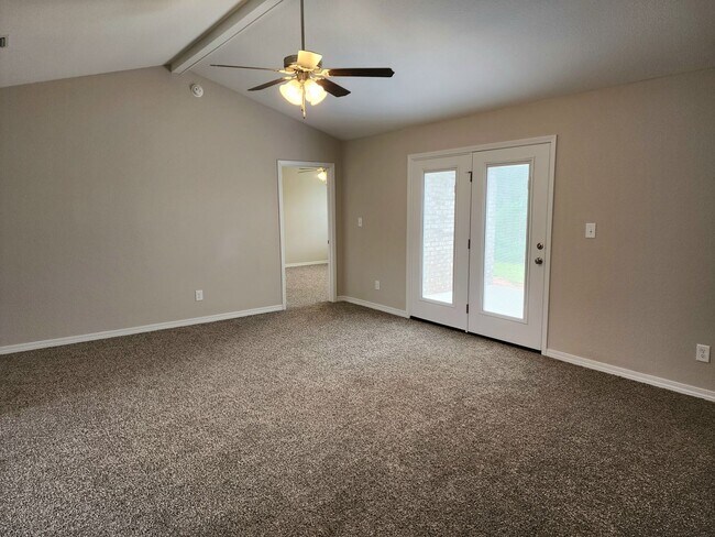 Building Photo - Corner lot 3/2 home in Elberta