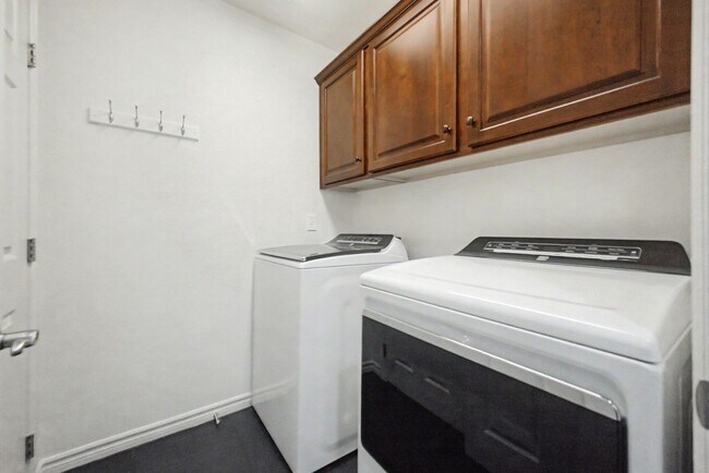 Building Photo - 2435 Cordoba Bluff Ct