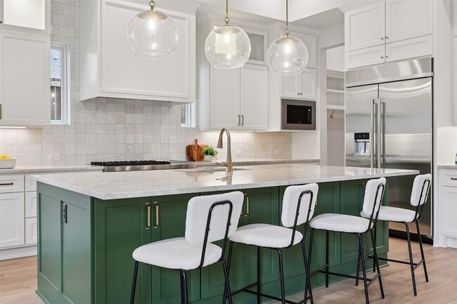 Building Photo - 3845 Van Ness Ln