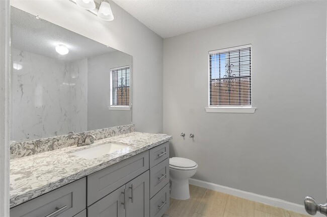 Building Photo - 16322 Espinosa Dr