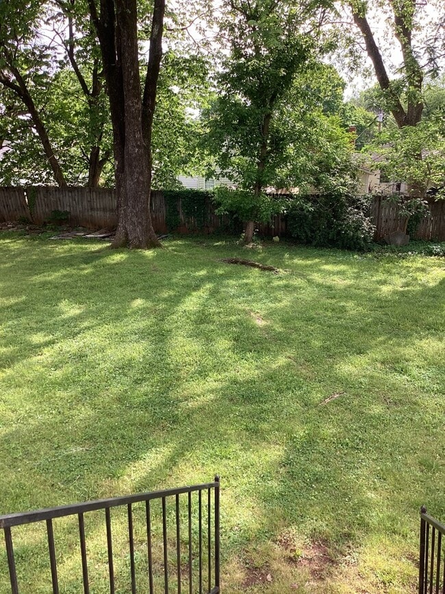 Building Photo - 2408 Whitesburg Dr