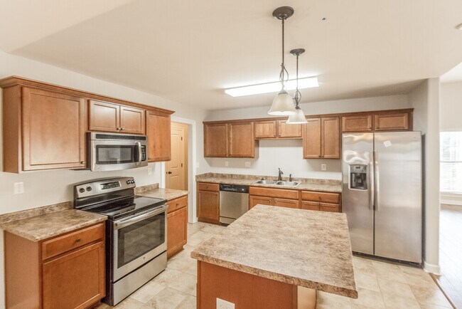 Building Photo - 6404 Rue de Paris Ln