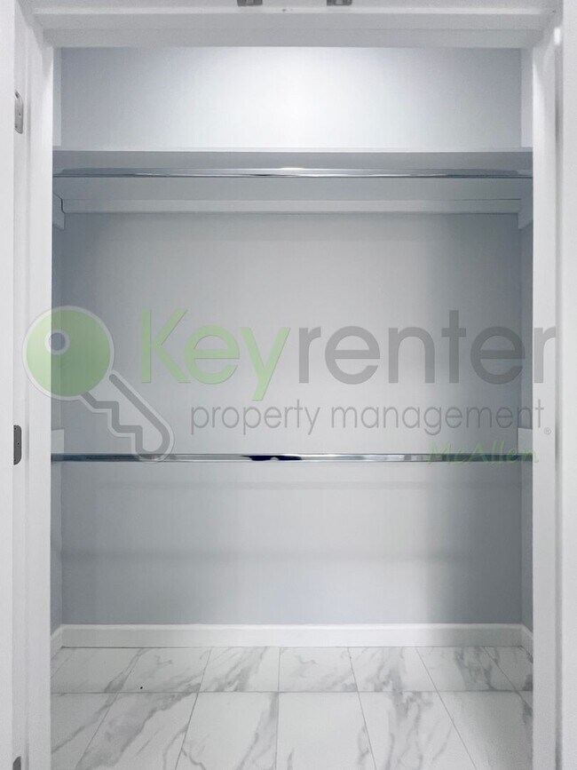 Building Photo - 1st month FREE! 3b/2bath Apartment in Edinburg-Don't Miss Out!