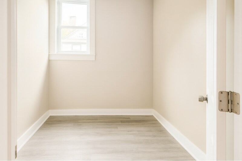 Building Photo - 7 Main St