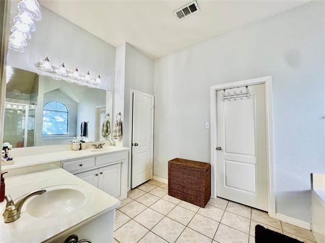 Building Photo - 9220 Edgemont Dr