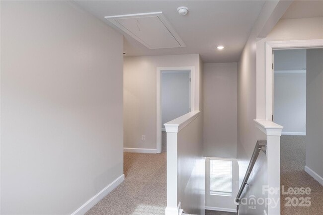 Building Photo - 2117 Morgan Hls Dr