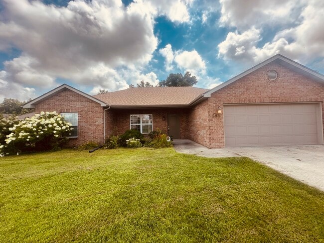 Primary Photo - 285 Brookstone Dr