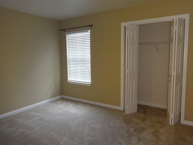 Building Photo - 2400 Brookstone Pl
