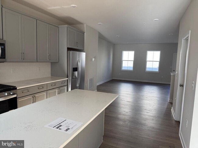 Building Photo - 16 Anderson Dr