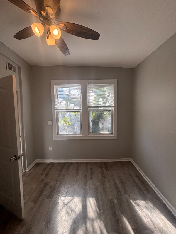 Building Photo - 7134 S Cornell Ave