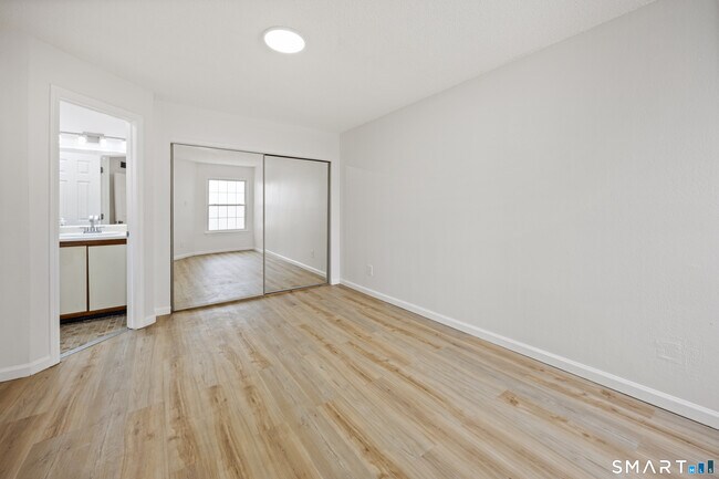 Building Photo - 299 Carriage Crossing Ln