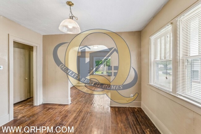 Building Photo - 1205 Pinehurst Ave