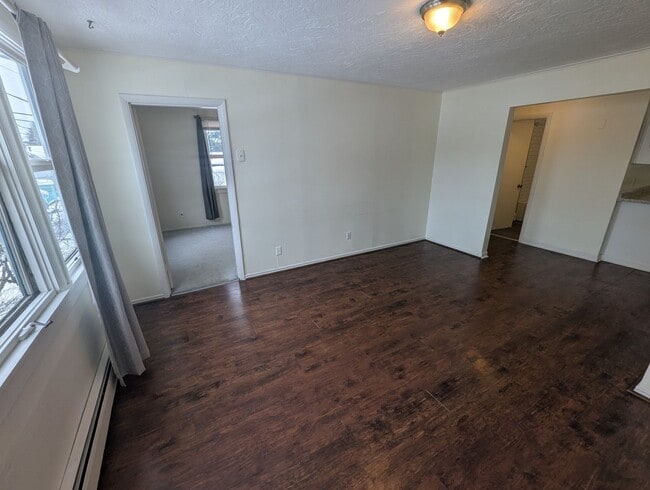 Building Photo - 312