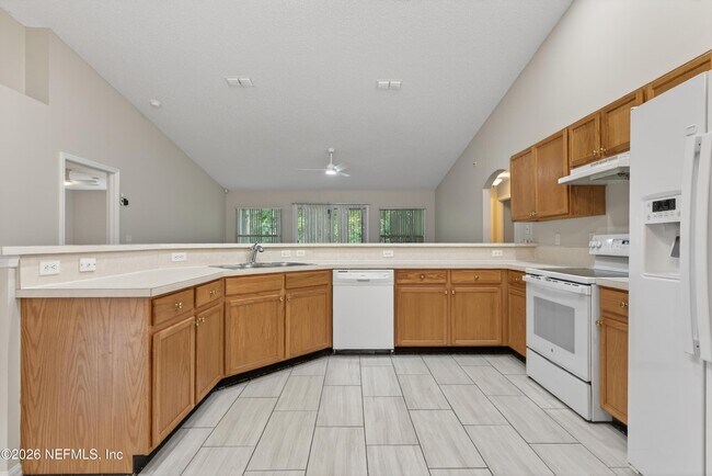 Building Photo - 1648 Glen Laurel Dr