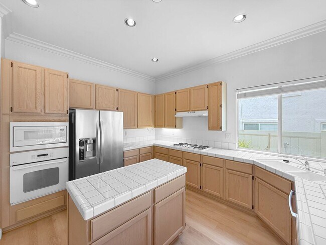 Building Photo - Stunning 3B/2BA House in Carlsbad!