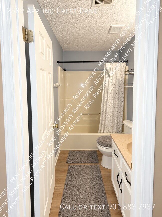 Building Photo - 2539 Appling Crest Dr