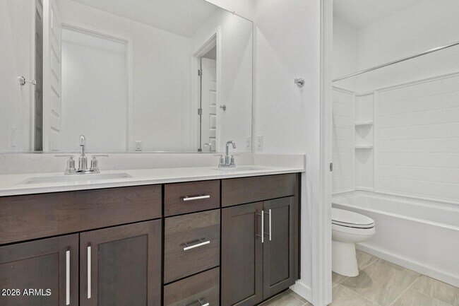 Building Photo - 2168 W Burnside Trail