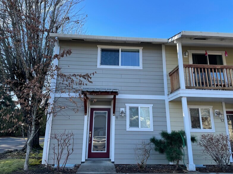 Primary Photo - 1706 Avalon