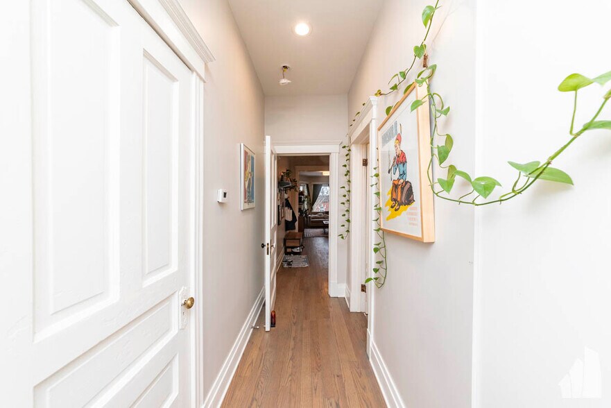 Building Photo - 1508 N Fairfield Ave