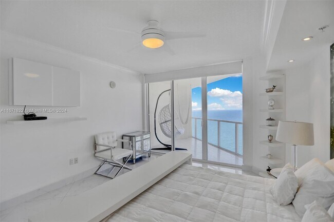 Building Photo - 16699 Collins Ave