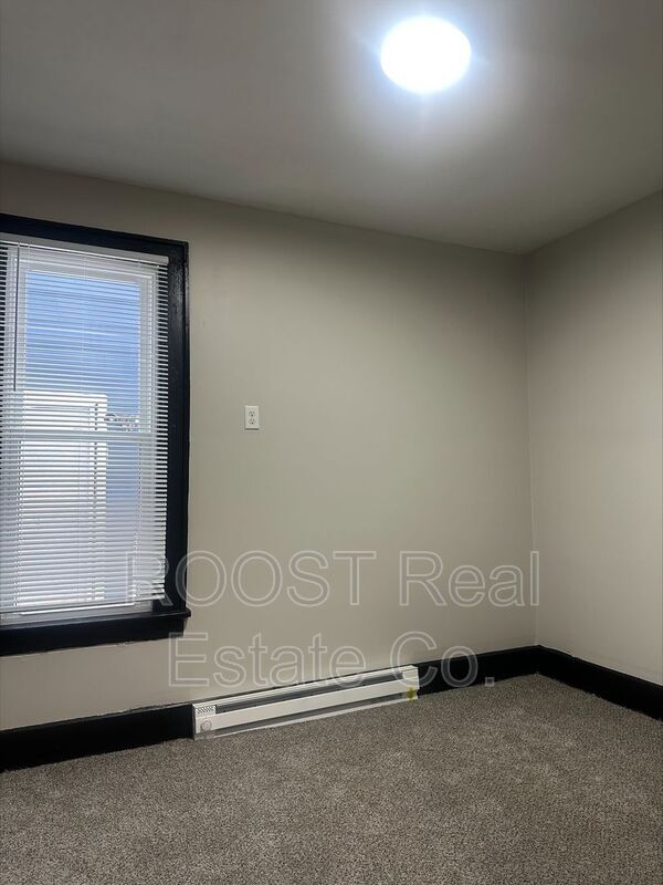 Building Photo - 98-100 N Hague Ave