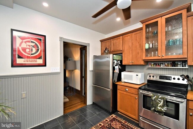 Building Photo - 365 2nd Ave