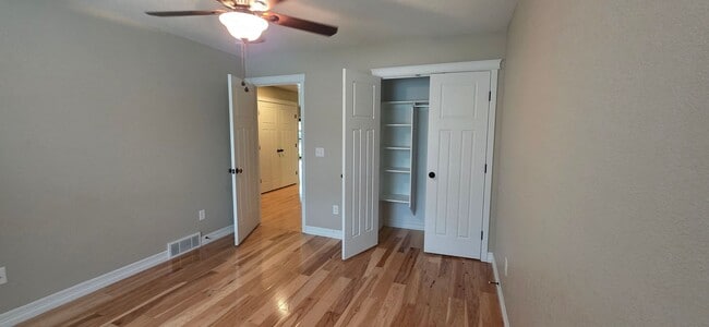 Building Photo - 414 Appletree Ct