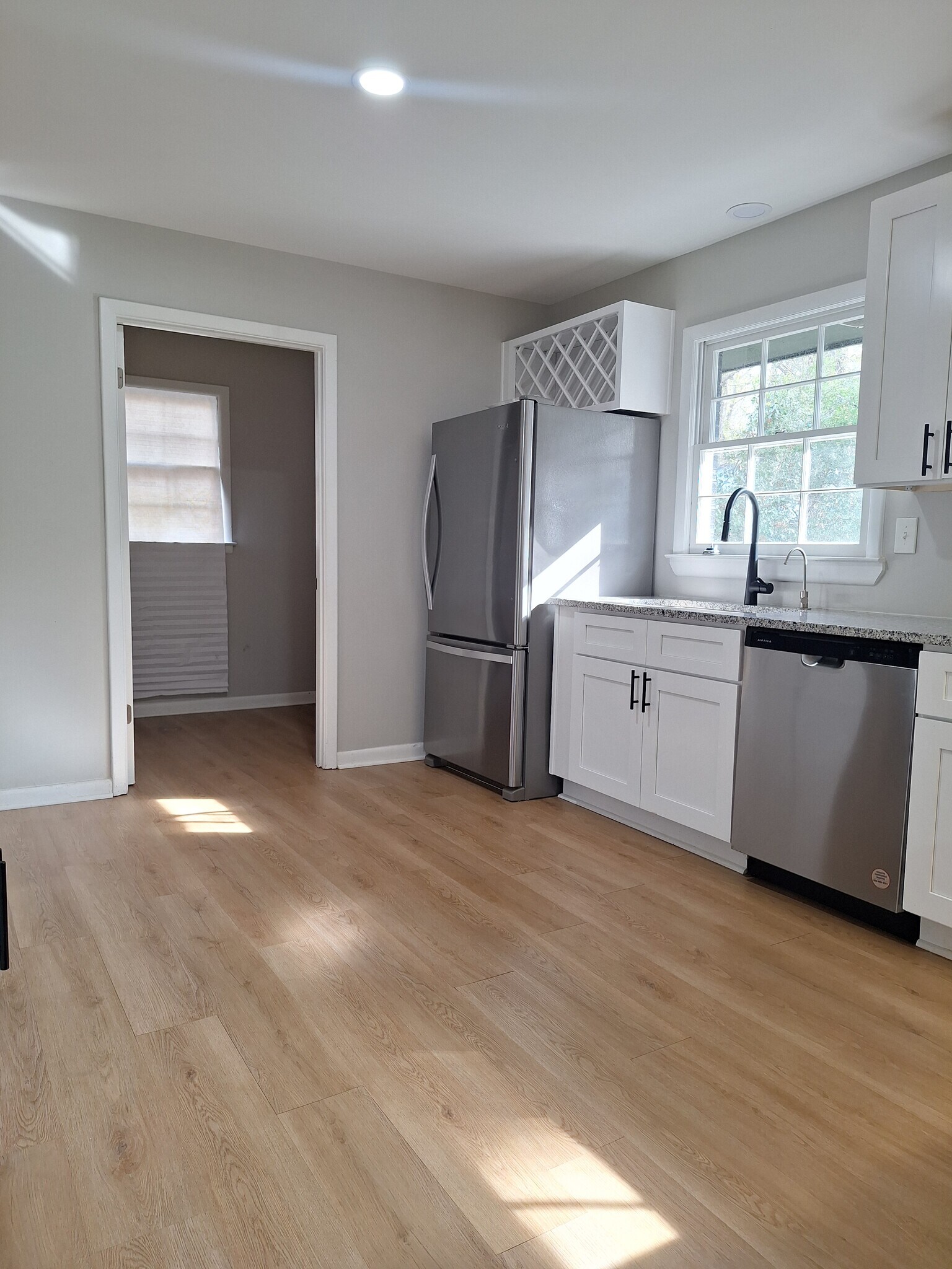 Building Photo - 1605 Brockett Rd