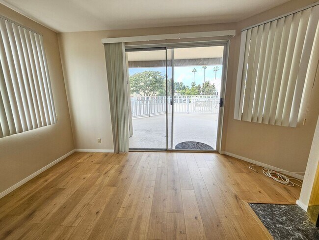 Building Photo - 2 BD/2BA Condo in the La Mesa Village