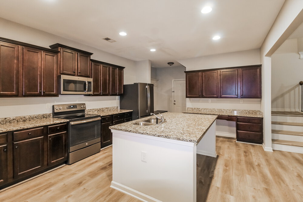 Building Photo - 221 Sableshire Way