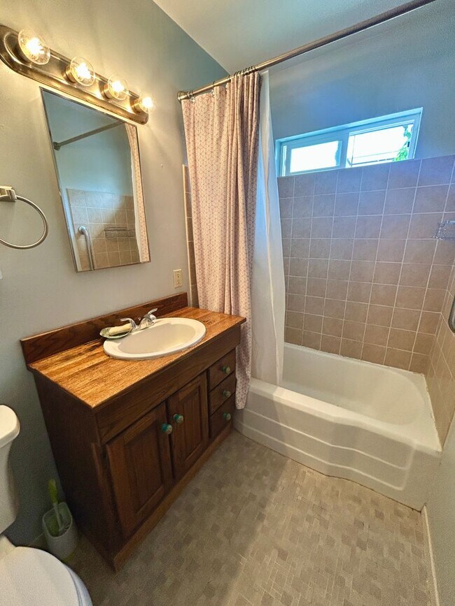 Building Photo - Live by Windansea Beach in La Jolla - 4BD/2.5BA Home - Only $5,995/mo!