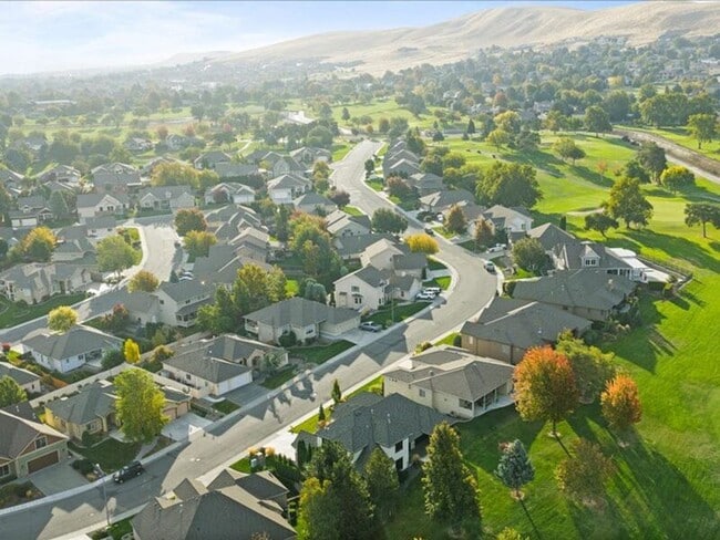 Building Photo - 3500 S Morain St