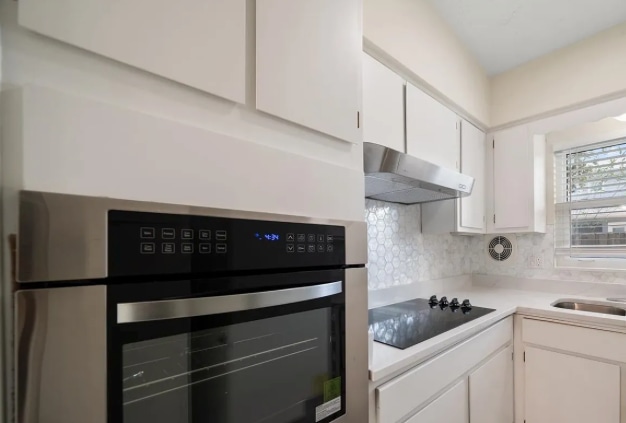 Building Photo - 533 Yelvington Ave