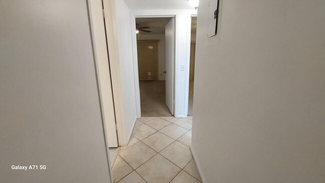 Building Photo - 3076 Cornwall D