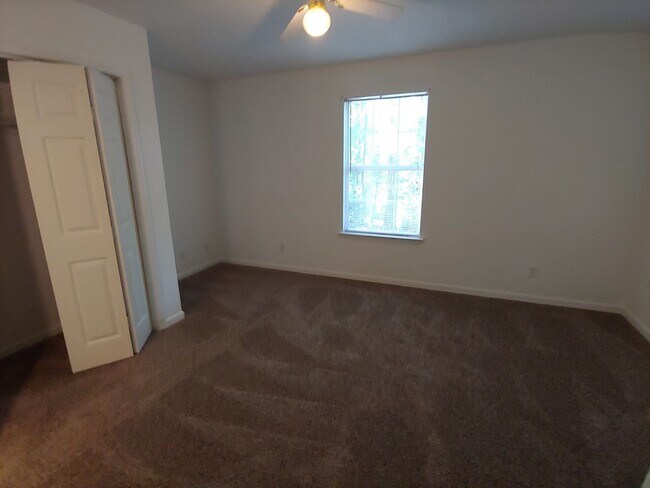 Building Photo - 227 Dixie Dr