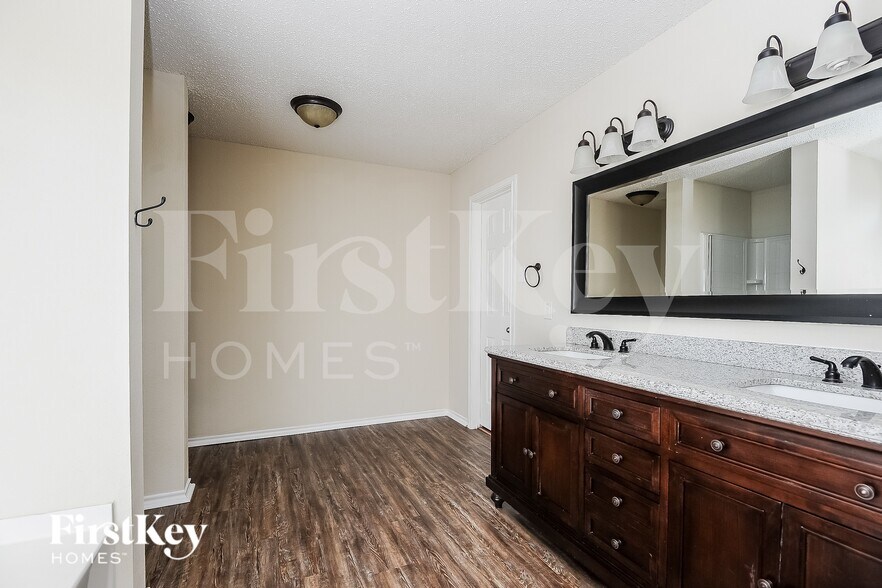 Building Photo - 4004 German Pointer Way