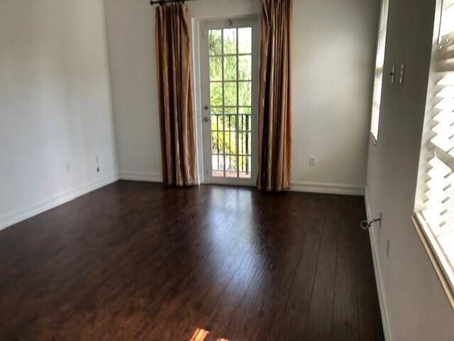 Building Photo - 6903 Julia Gardens Dr