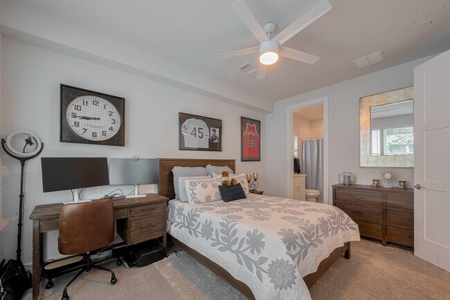 Building Photo - 2608 Rusk St