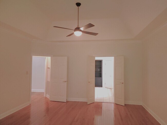 Building Photo - Knoxville 37934 - 4 bedroom, 3.5 bath home...