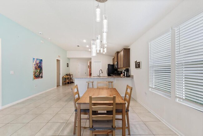 Building Photo - 86186 Mainline Rd