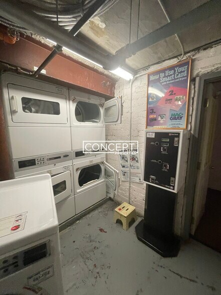 Building Photo - 119 College Ave