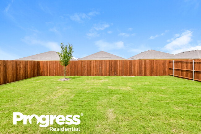 Building Photo - 487 London Dr