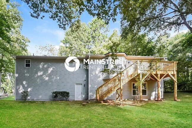 Building Photo - 3 Bedroom Pet-Friendly Home in Acworth, GA with Main Street Renewal