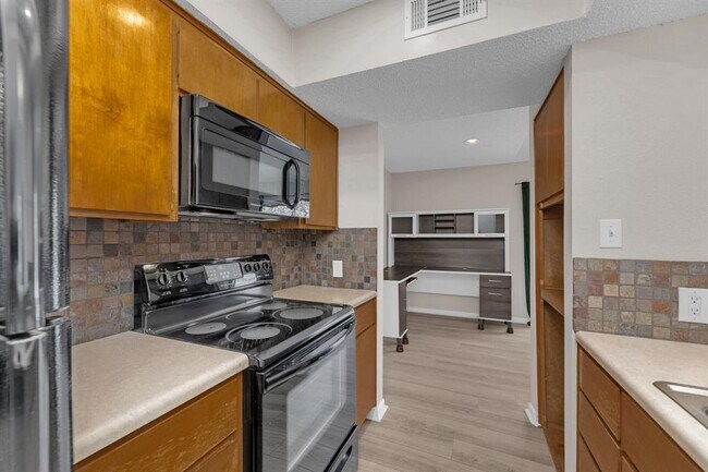 Building Photo - 9226 Jollyville Rd